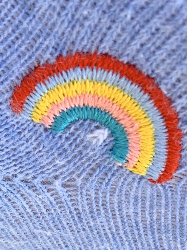stories_rainbow's tweet image. On a day when we had every weather, sun, wind, hail, rain, cloud, I found my rainbow on my daughter’s socks! They are always there to be found if you keep your eyes open and remain hopeful. #searchforrainbows #searchforhope #dontgiveup #stayhome