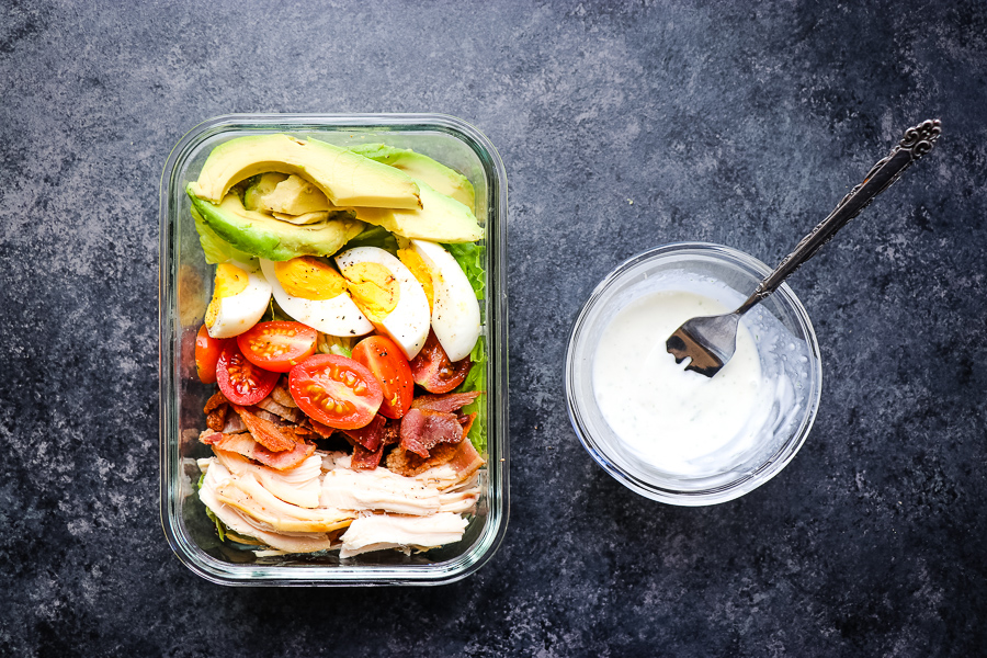 DelightfulEMade's tweet photo. Is it easier to #eathealthy when you have #healthylunches already made? Make these Healthy 6-ingredient Chicken Cobb Salads for lunch this week. It's a quick, easy way to do #mealprepsunday Recipe here: https://t.co/hIeQyssBeC https://t.co/9uo38XEGMG