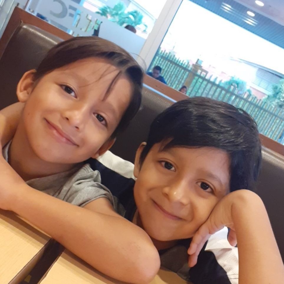 JessiMaiEli1225's tweet photo. #MisPrincipes #Maikel🧑🏼 #Elias👦🏻 https://t.co/XrSUR8gdRk