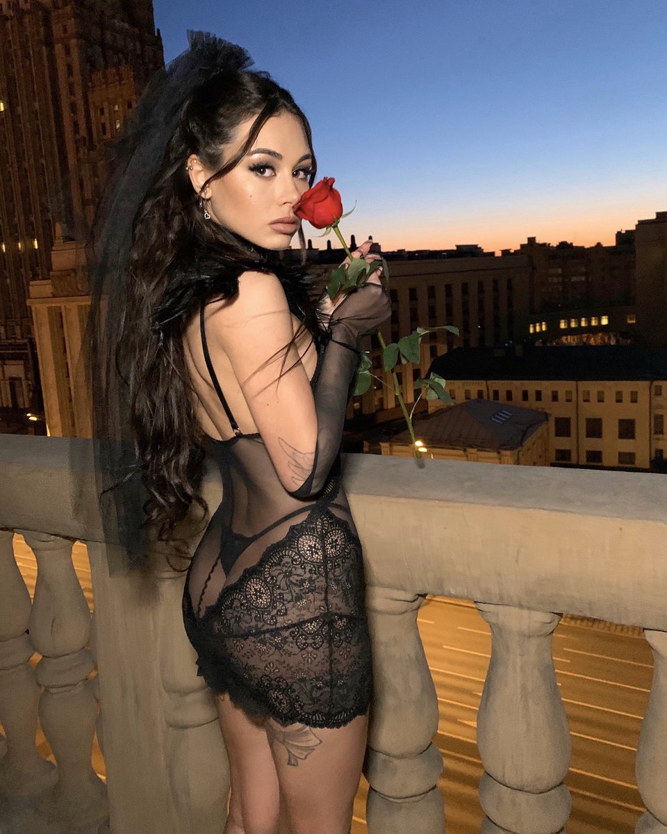 My quarantine on the balcony 🖤