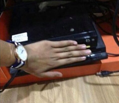 Bornakang's tweet photo. This also when we was fighting over the tv lol https://t.co/us3LpWjwT8