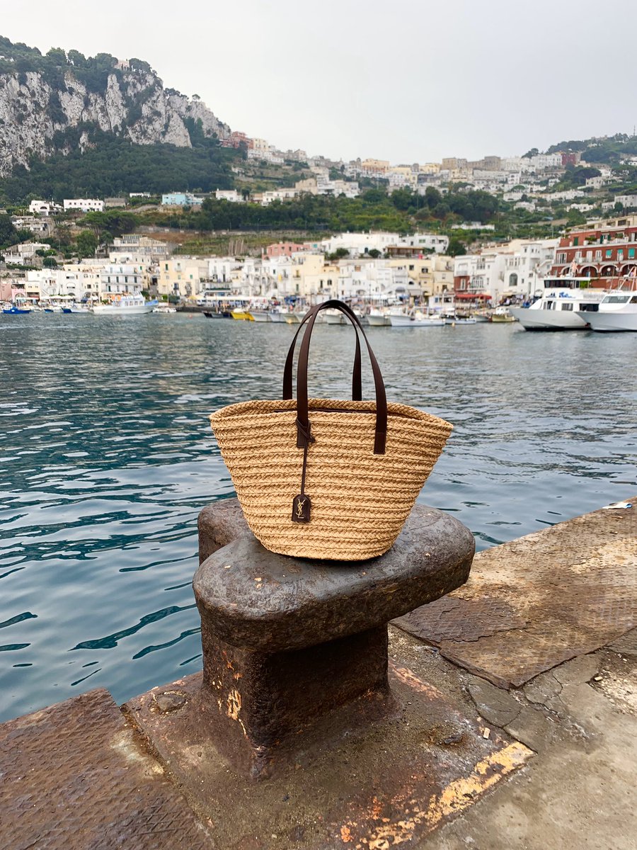 FromRunway's tweet photo. Day dreaming. Visit https://t.co/h1XRA5Cxhn to shop all your favorite designer pieces. #ysl #yslbag #dior #dior bag #chanelbag #fendibag #pradabag https://t.co/ExnevNweyj
