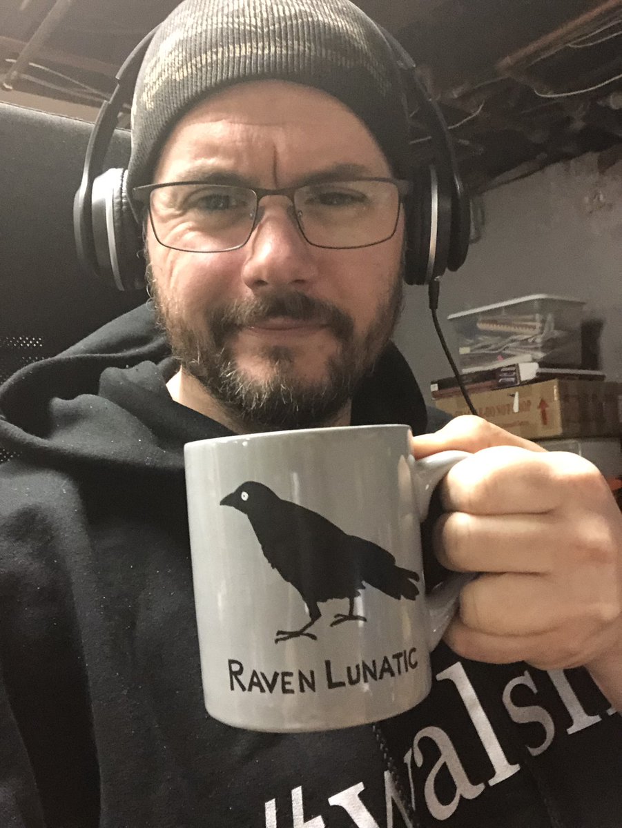 jcwhorrorwriter's tweet photo. 3rd #mandomethod #mandomafia #SocialDistancing #wordsprint 945 words in 45 mins #amwriting #cosmichorror #ravenlunatic #coffee #darkroast #metal #horror https://t.co/TnVr9vqtmf