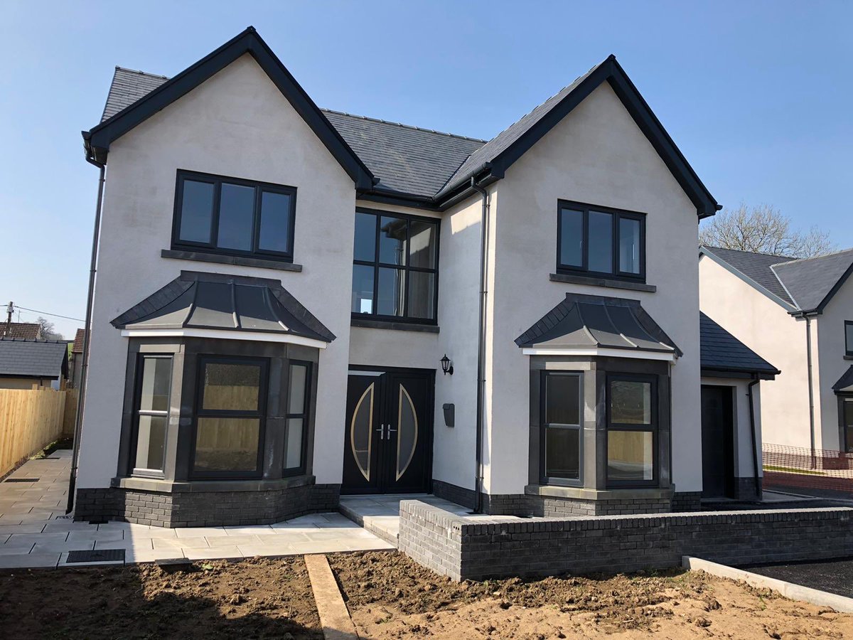 Gs6Ltd's tweet photo. Work has stopped but this five bedroom property will be ready to view when the storm has passed #gs6developments #luxuryhome https://t.co/IqZxl09dLF