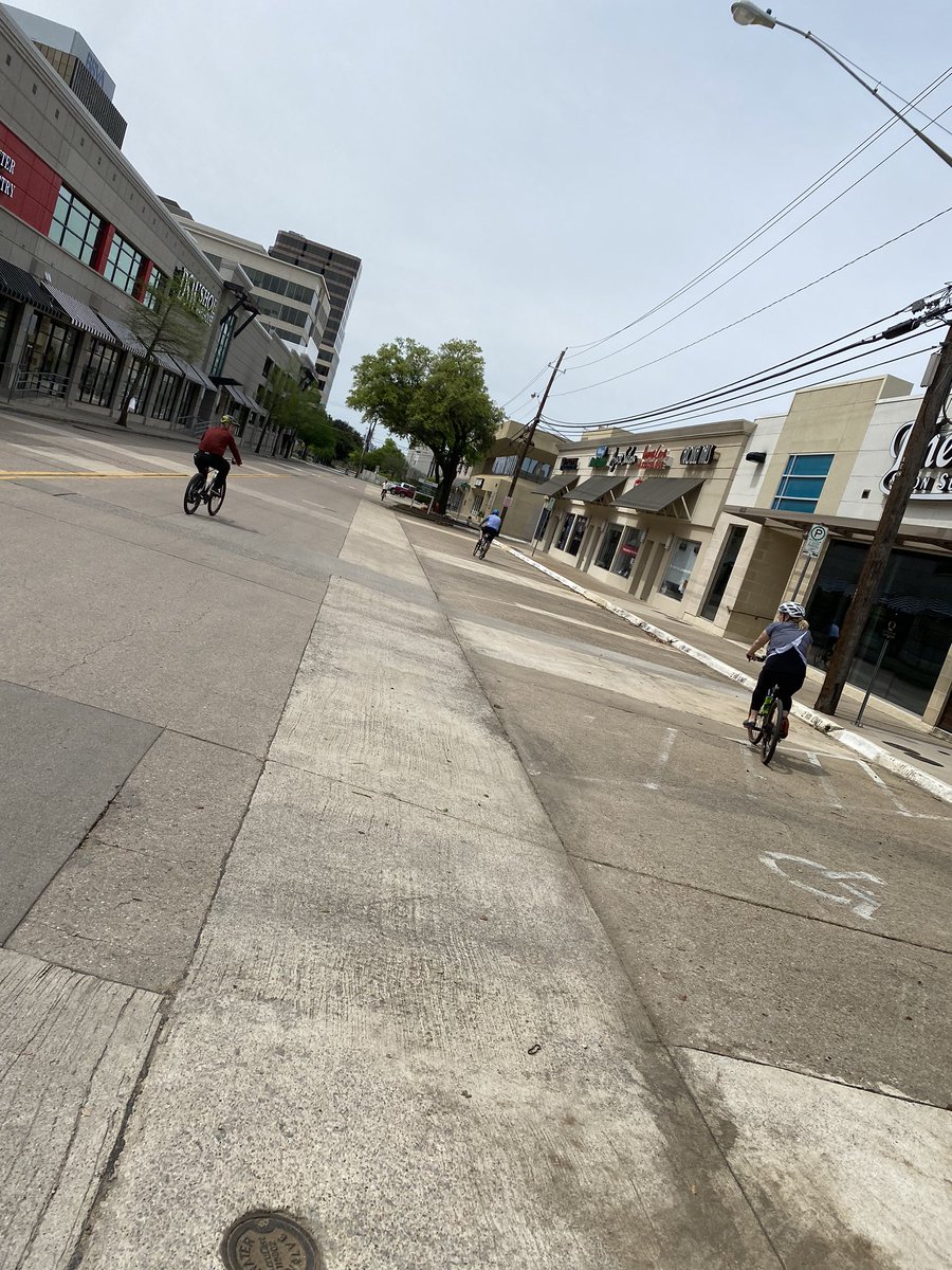 cmjsgates's tweet image. Unique experience safe biking to Preston Center to pick up food Thanks @TacoJoint #DoorOpen #PracticingSocialDistancing #COVID19 #NewNormal