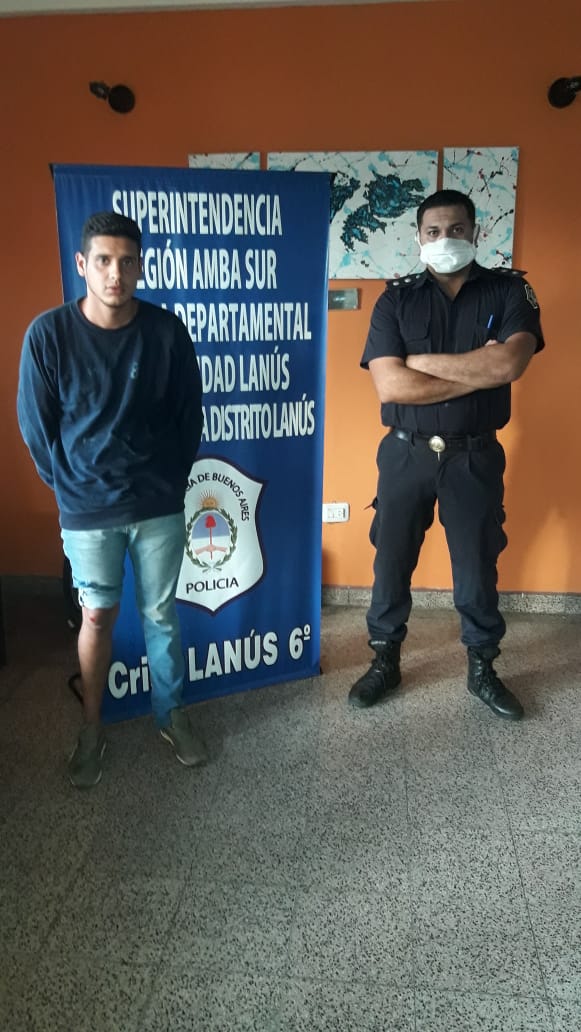 Este es Abel Romero, el autor del doble femicidio de Monte Chingolo. Esta madrugada, tras el hallazgo de las víctimas asesinadas y enterradas, volvió a autoincriminarse. Esta vez dijo que es el único autor del femicidio de Cristina y su hija Ada.