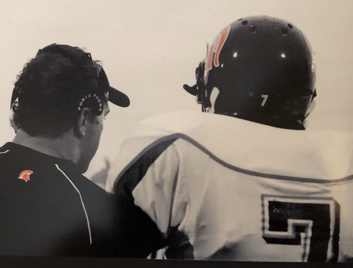 VrettosNick's tweet photo. I was challenged by @TheLegitBurch . Once nominated you have 24 hours to respond or donate $20 to local charity. Post at least 3 pics of you coaching
I nominate the following 4 coaches: @Hwill53 @mrs_JHill @kuzif552 @miller_reds https://t.co/LJMnRvMKHV