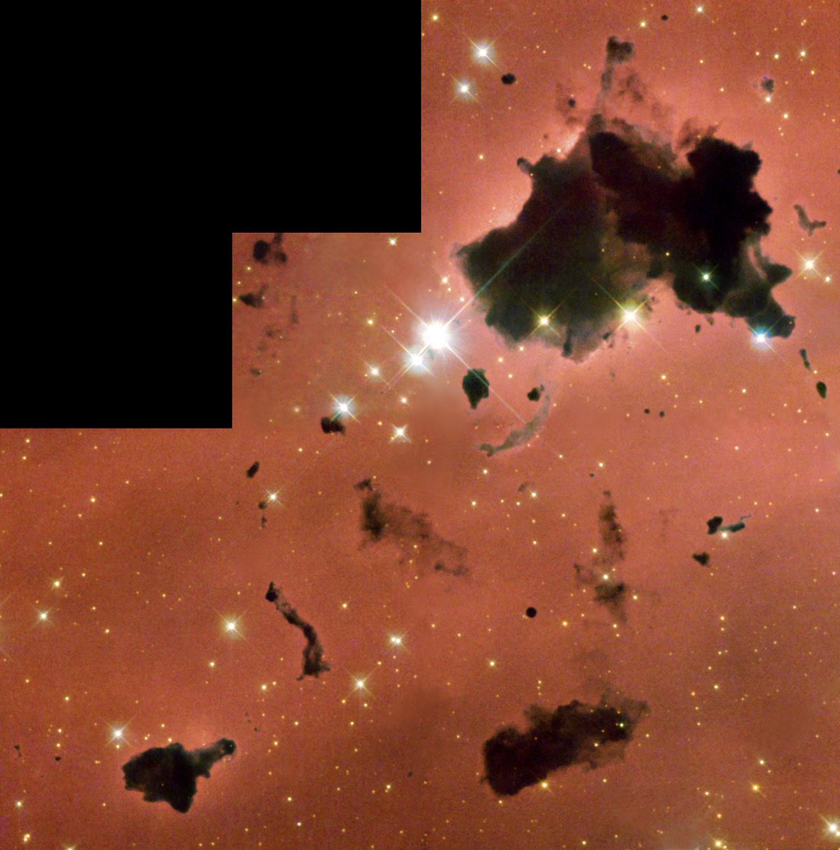 Thackeray’s globules floating through IC 2944, also known as the Running Chicken Nebula, in the constellation Centaurus.Image: NASA/ESA and The Hubble Heritage Team (STScI/AURA)