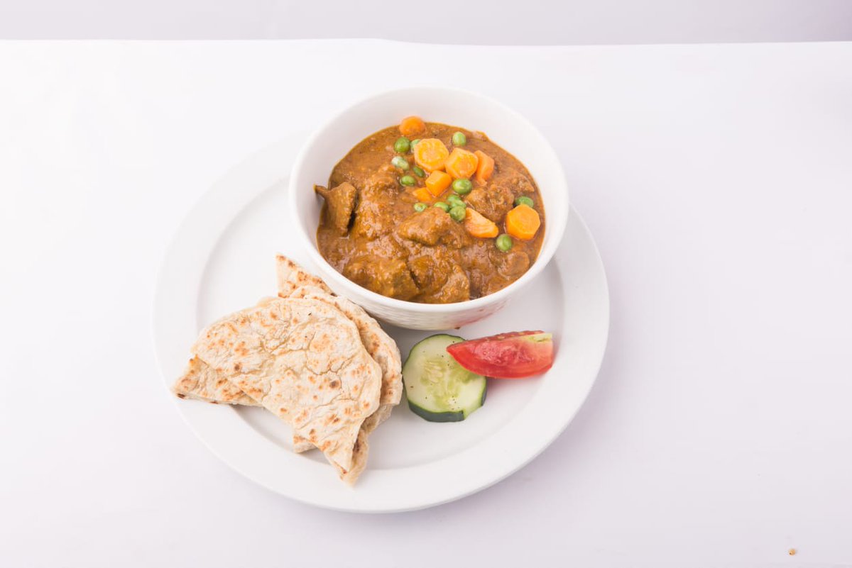 MrMwaniki's tweet photo. Indian Style Beef Curry served with Naan Bread. #foodphotography #goodfood https://t.co/xXRuuZQ8WX