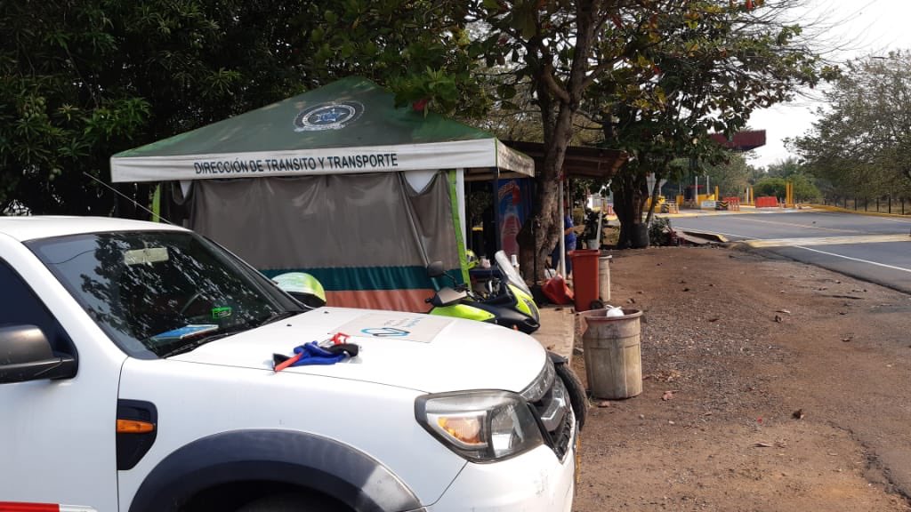 orozco_angela's tweet photo. #PrevenciónYAcción | De la mano de la @ansvcol y la @TransitoPolicia instalaremos 'Puntos Seguros' en las principales vías de 12 departamentos, para reducir posibilidades de siniestros viales. Se establecerán por 6 meses, y se realizará inspección y control a los vehículos. https://t.co/oVhkTuERxi