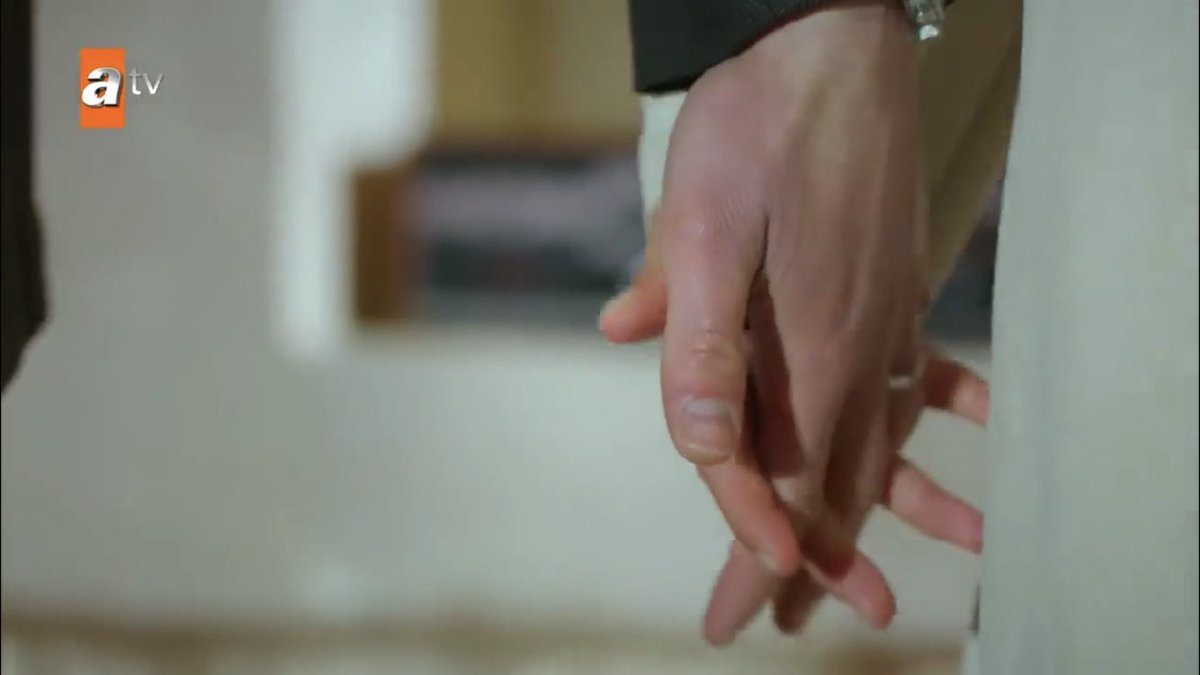 intertwined fingers as a show of unity and strength I WIN AGAIN  #Hercai  #ReyMir