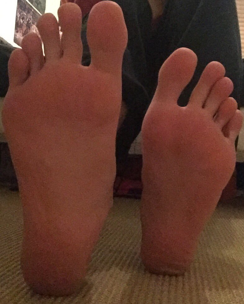 FootGodGab's tweet photo. I'hm here so now start rubbing, don’t forget the other foot bitch
#cashmaster #footmaster #findom #cashfag #alpha #alphamale #paypig #footslave #humanatm #finslave #footfag #tribute #paypal #rtgame #size47 #hugefeet #worshipme #gettowork https://t.co/OAfHkzSoJV