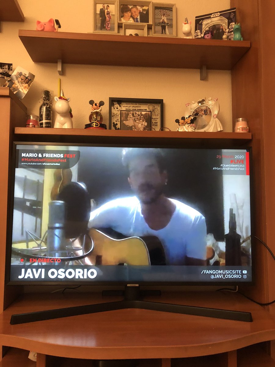 Fosforia's tweet photo. Esto ha sido grande 😍 @JaviOsorioMusic gracias @mariodiazmusica por este regalo de festival... #MarioAndFriendsFest https://t.co/58yyfxrsx1