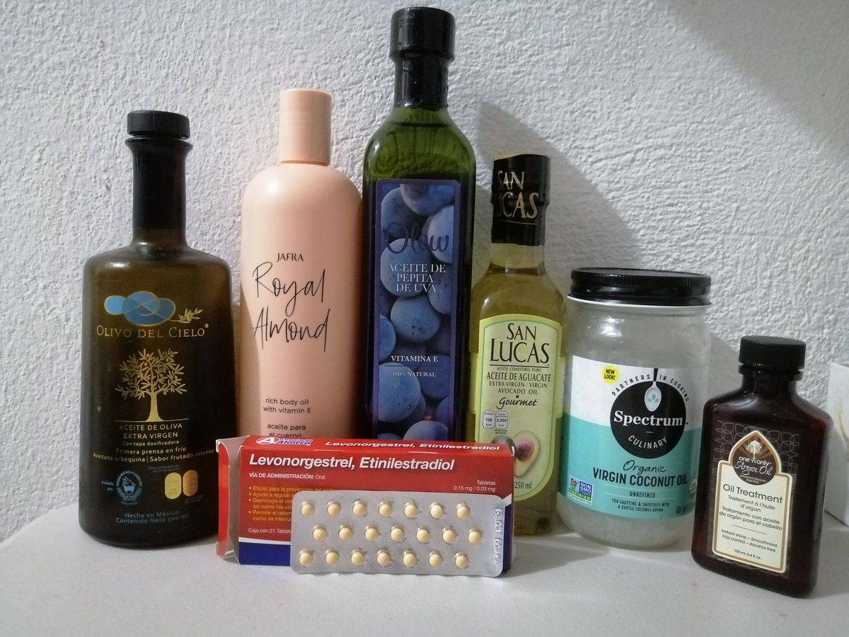 LuzLuz1307's tweet photo. Champú para favorecer el cresimiento del cabello. Sólo mezclen en su champú de uso común algunos aceites naturales, de preferencia que sean extravirgen como los de coco,oliva, semilla de aguacate o uva. Argán pulpa de sábila y pastillas anticonceptivas #tengotrico @TengoTrico https://t.co/pgJmU1Fzb1