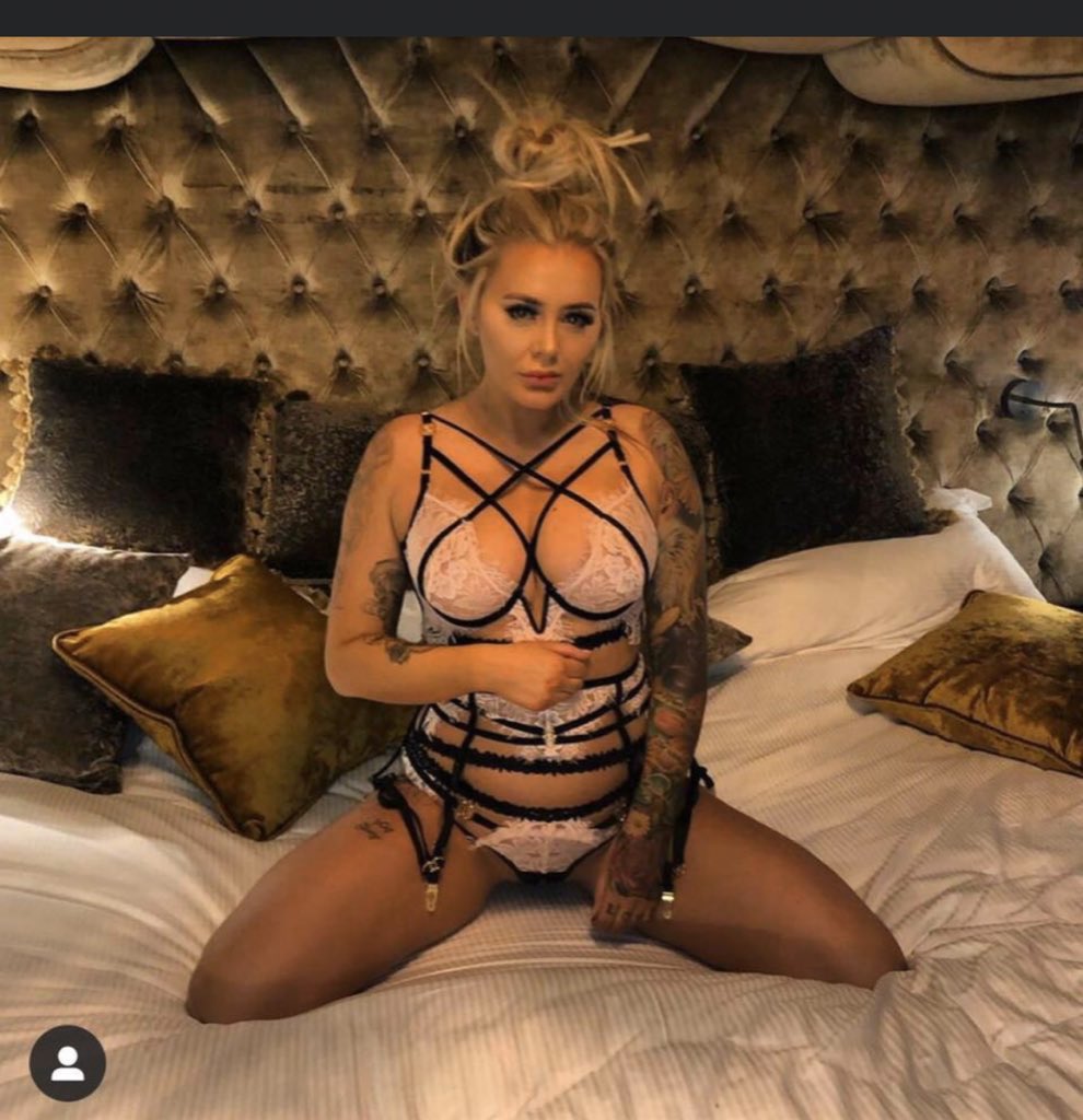 Who wants to win £100? 
RT this and I’ll pick someone at 9.30pm.
AdmireMe.vip/chelseafergo
Must be following me ❤️