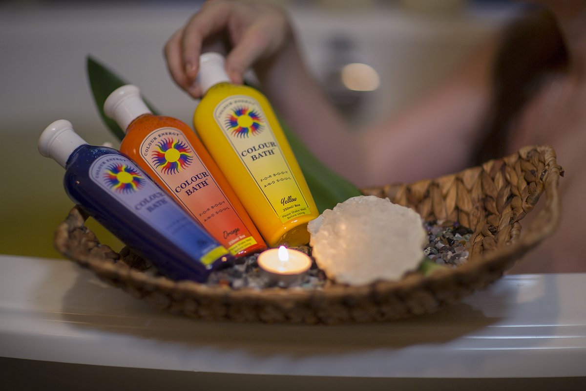 Do you consider yourself to be the BEST version of "you"? ✨

If you answered anything other than "yes" perhaps it's time to try a #colourbath!🌈 Learn more and book yours here: bit.ly/2U3QX39
#spatherapy #ontariospa #wellnessjourney #healingjourney