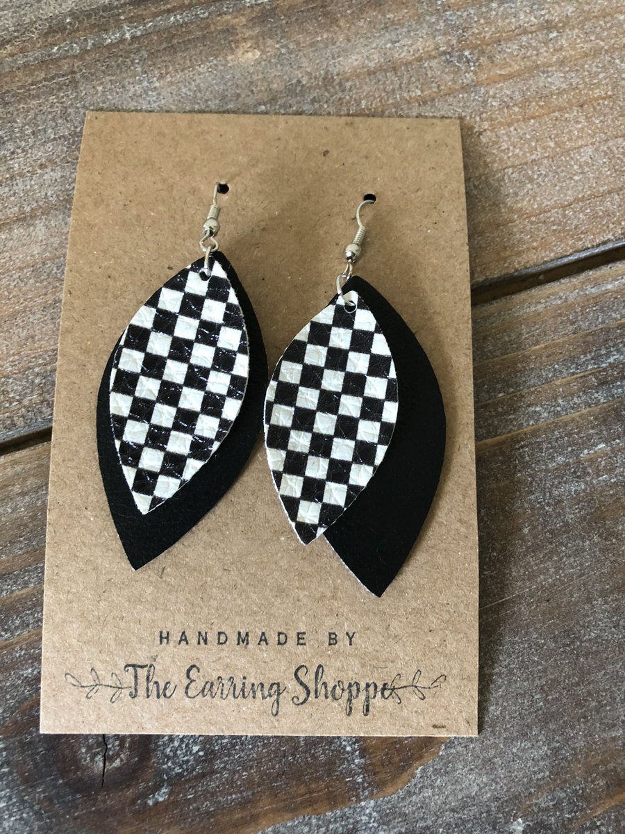 Sugarbabesboutq's tweet photo. We will get to race again sometime so better get ready! π Check these out! Everything is available at β‘οΈ https://t.co/G03llUDPDz
#sugarbabesboutique #shopSBB #racelife #racebabe #speedqueen #indyboutiques #indycar #Indianadirttracks https://t.co/dlHeu8m1un