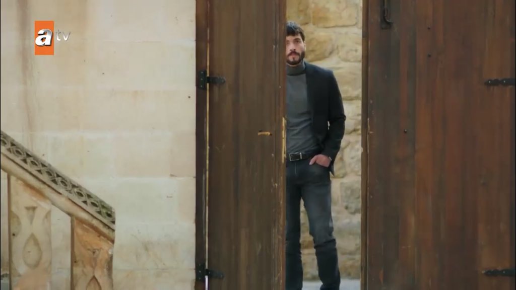 who is this young man standing at the gate of his wife’s family home like a shy boyfriend too scared to go in?  #Hercai