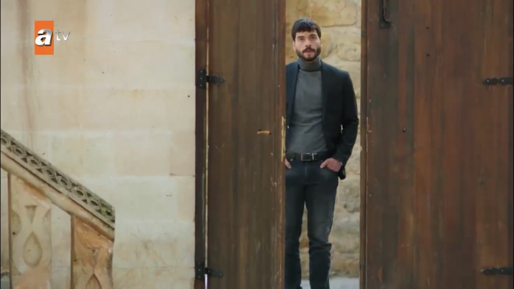 who is this young man standing at the gate of his wife’s family home like a shy boyfriend too scared to go in?  #Hercai