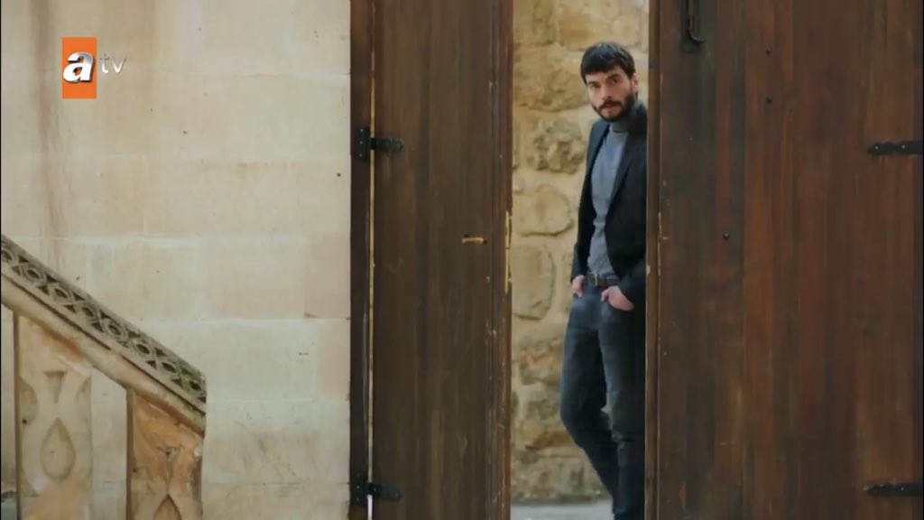 who is this young man standing at the gate of his wife’s family home like a shy boyfriend too scared to go in?  #Hercai