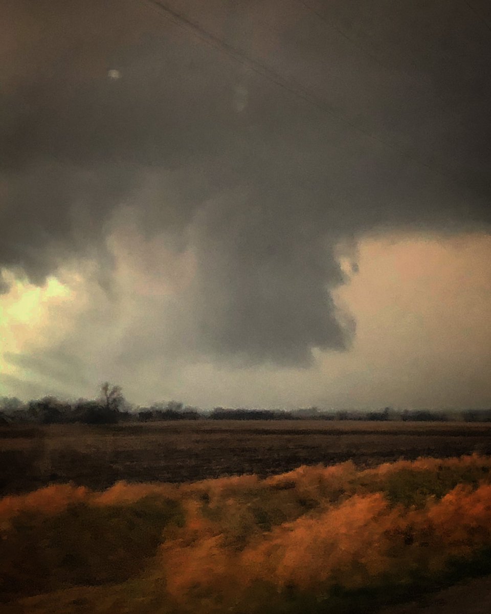 ChrisReeceWX's tweet photo. The violent sky, it held its breath. In your light I found rest. 3.28.2020 #FirstTornado https://t.co/VnC3a8QJgu