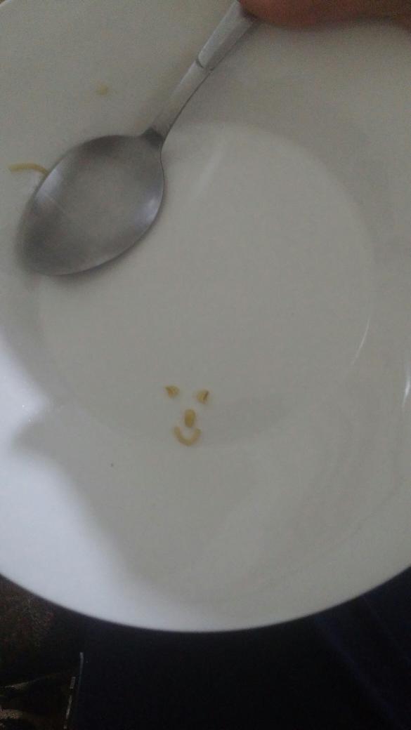 من الملل طلع معي happy face بالبرغل مع الشعيرية