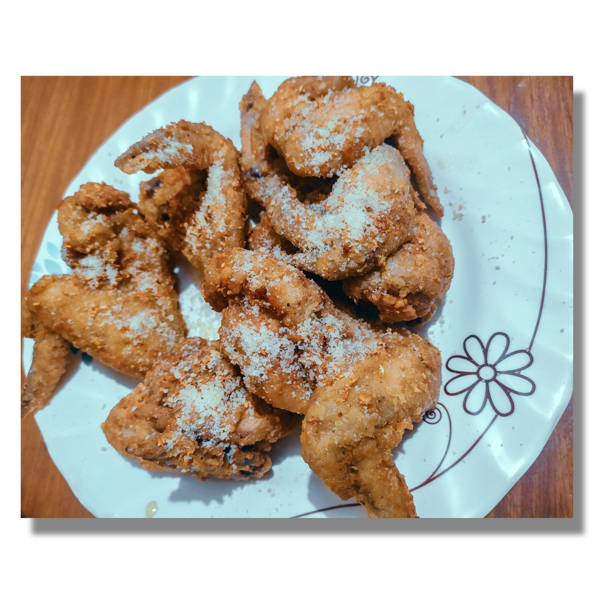 KakaiDG's tweet photo. Midnight Snack #GarlicParmesanChickenWings https://t.co/LdcMjVLHlK