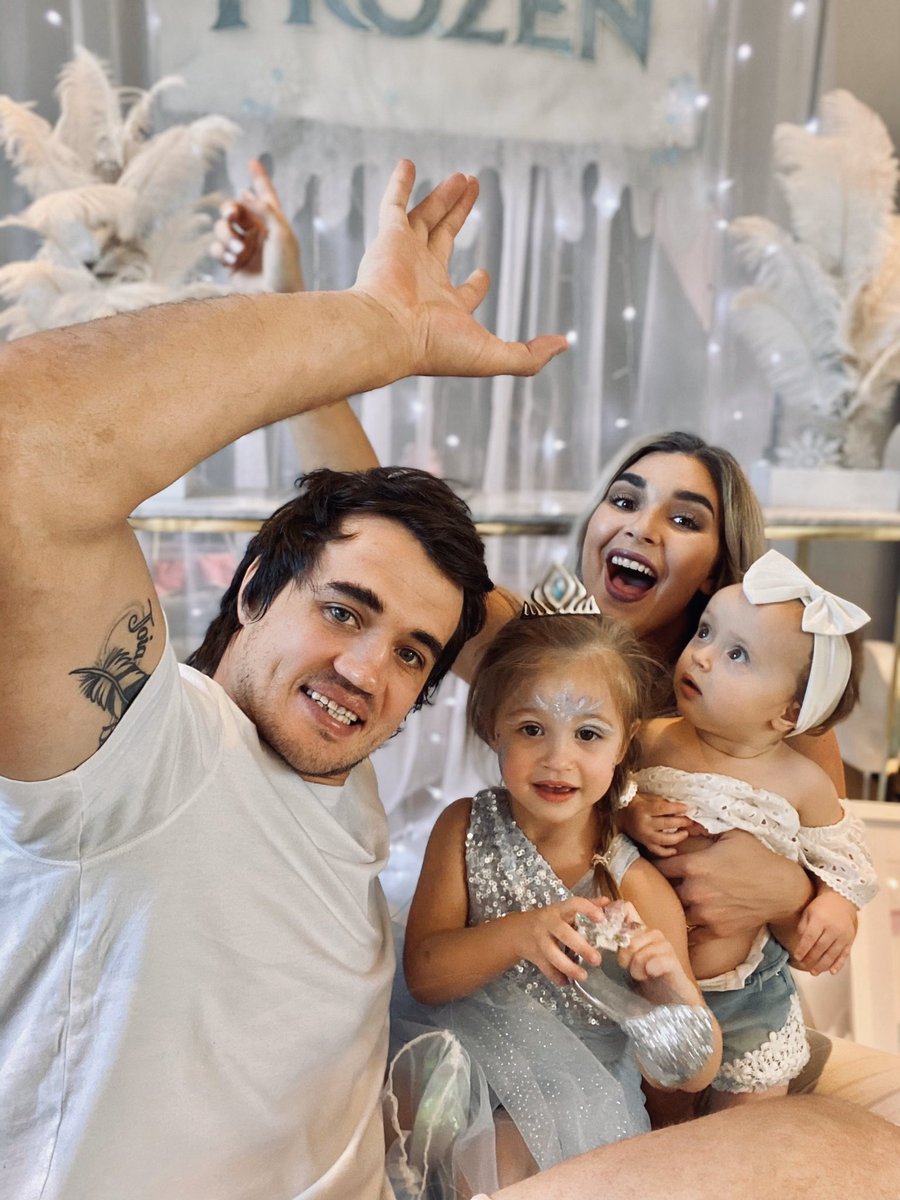 Franco Mostert (@francomostert) on Twitter photo Hands up for the most beautiful birthday girl. Happy birthday Tjoli ek is so bly Jesus het jou vir ons kom leen. Love u until I die #blessedwiththebest❤️ #teammostert Hands up for the most beautiful birthday girl. Happy birthday Tjoli ek is so bly Jesus het jou vir ons kom leen. Love u until I die #blessedwiththebest❤️ #teammostert