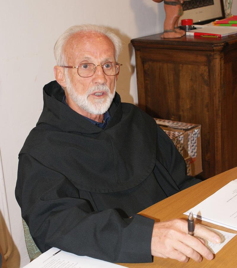 NSMonteSion's tweet photo. ▪️Nuestro querido Padre Beaumont, nos ha dejado después de luchar contra este maldito virus.
Nos dejó una huella gigante a todos los que le conocimos en el colegio cuando nos impartía filosofía, entre otros. 

🙏🏼 Nos unimos en oración por su alma.

D.E.P. PADRE BEAUMONT https://t.co/lEjNVio2DD