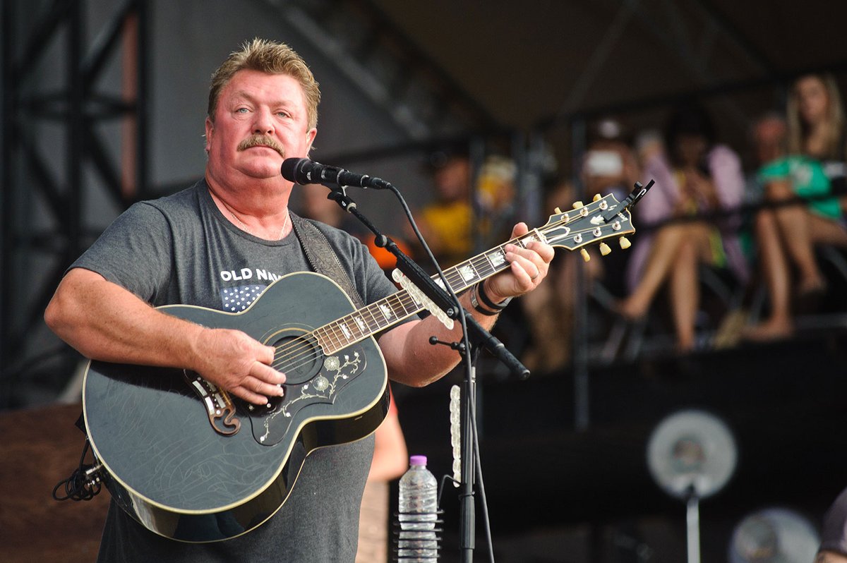 Joe Diffie, a Grammy-winning country singer and 25-year member of the Grand Ole Opry, died from complications of coronavirus, his publishing agency says. He was 61. cnn.it/2xuuvZx