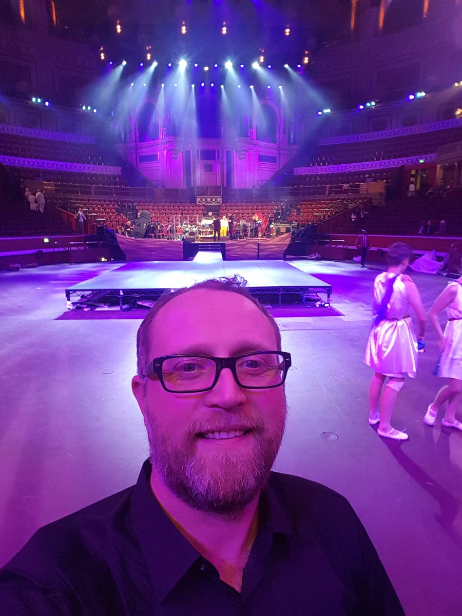 pchazy's tweet photo. @GREATBritain @RoyalAlbertHall Once saw my daughter perform there with @theatretrain #proud #royalalberthall https://t.co/zDFDZyKGHu