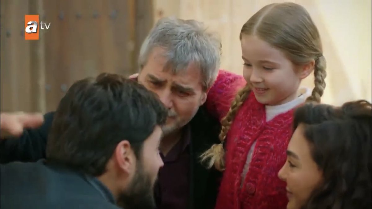 THEY’RE HIS FAMILY I’M BREAKING DOWN AGAIN OH MY GOD  #Hercai