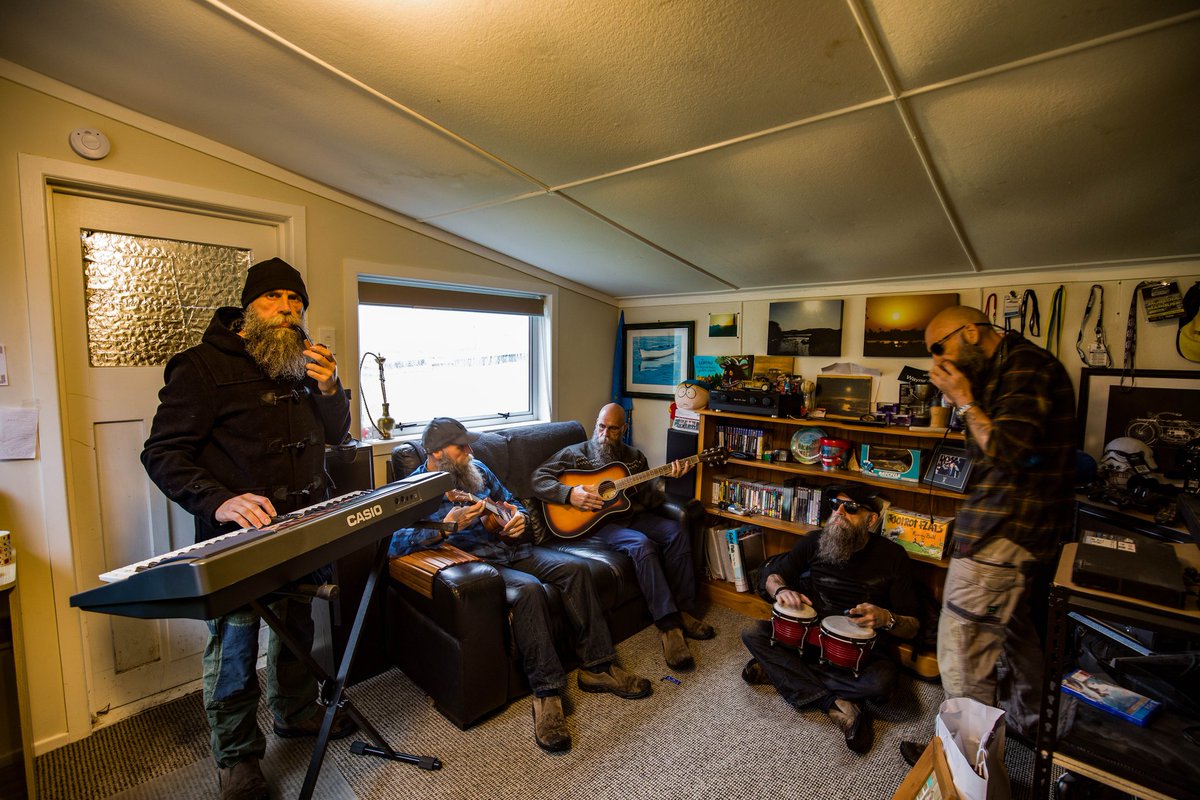 HardingGruff's tweet photo. Lockdown day 5 we are getting the band back together #lockdownnz #CloseNZ #COVID19nz #Covid_19 #coronavirus #boredathome #coronavirusnz https://t.co/ZaO1w0ErJ3