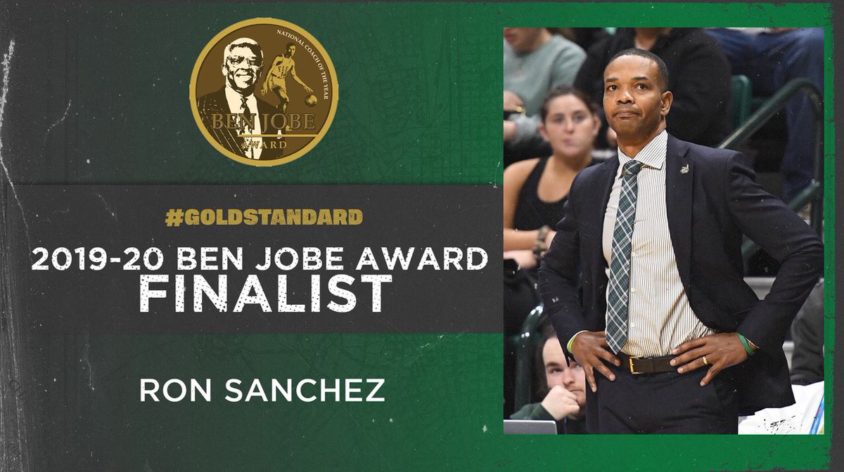 CharlotteMBB's tweet photo. Congrats to @CoachSanchez49 on being selected as a finalist for the @collegeinsider Ben Jobe Award! #GoldStandard

🔗: https://t.co/4bUUMjZV8P https://t.co/shi1Fxl8jL