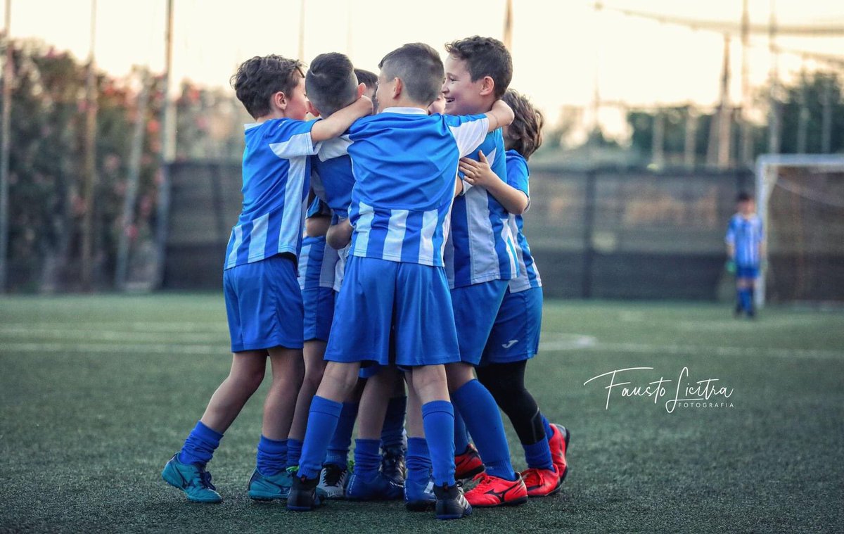 Tornerà presto la gioia di un abbraccio,le risate con un amico,i calci ad una palla e la felicità nel cuore...e ci riprenderemo tutto con gli interessi.
Dedicato a tutti i bambini.❤️
Al tempo della #quarantena