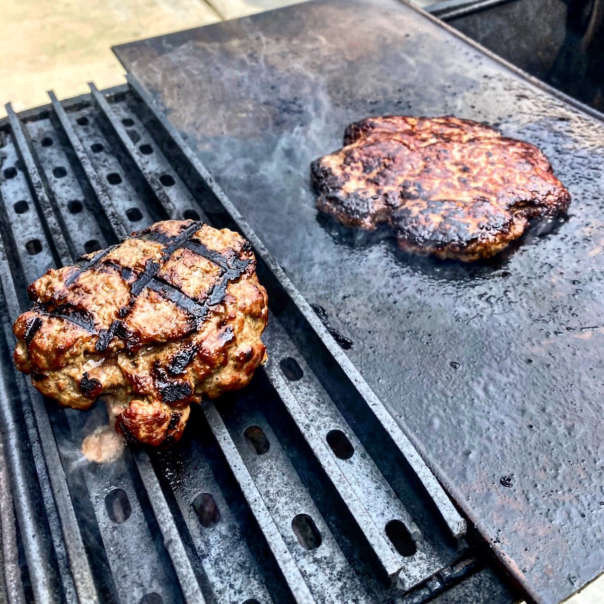 One kid wanted their #burger one way and of course the other wanted it the other way.  #StayInCookout @GrillGrate @pkgrills