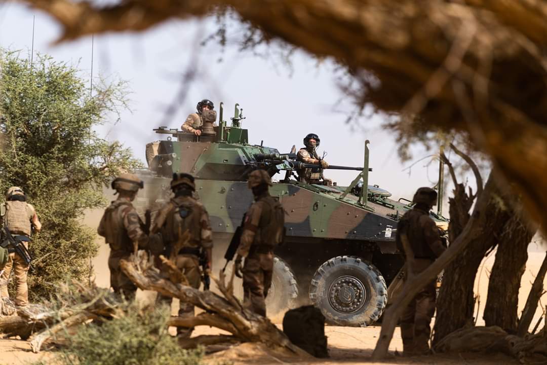 Спецназ иностранного легиона франции. Евангелион аянами. Evangelion аска и рей. 2 rei. 2 rei.