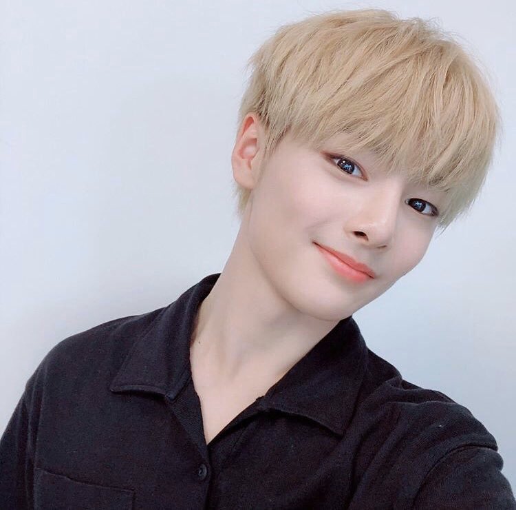 ↳ day 89 of 366Jeongin 