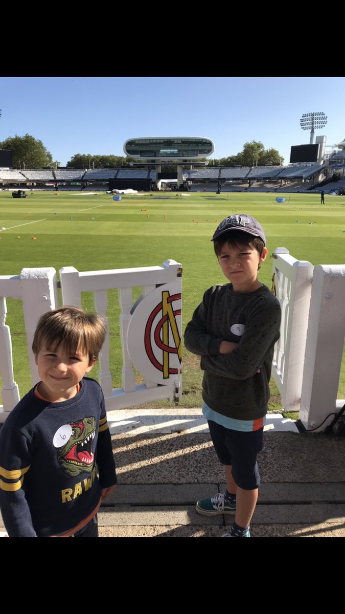 SemmensPhil's tweet photo. If you are a cricket person please join the challenge of posting a cricket photo. Just one picture, no description. Please copy the text in your status, post a picture and look at some great memories/pictures. https://t.co/KNZCe91Os0