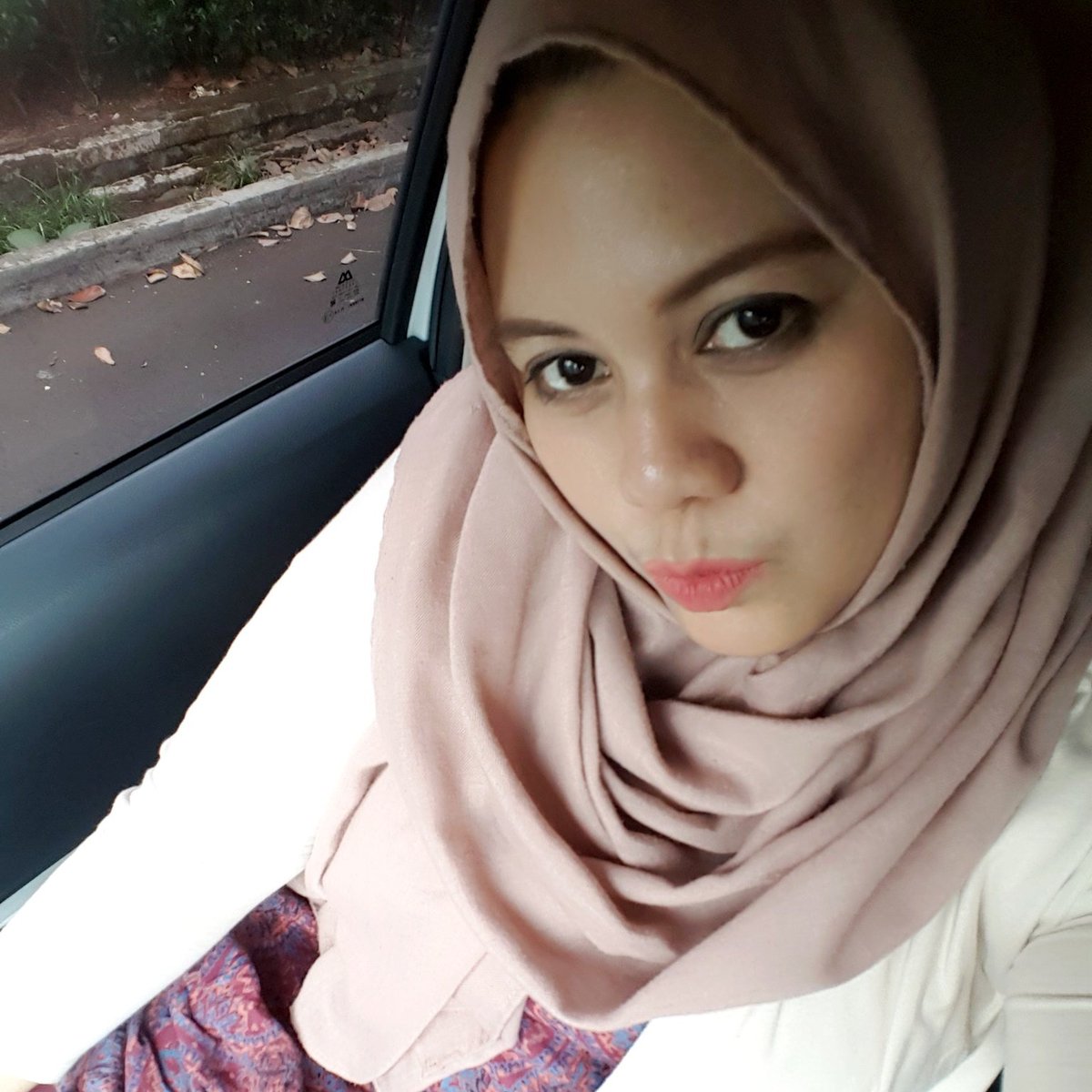 poe_poe's tweet photo. #NewProfilePic https://t.co/SDIFrFkTbj