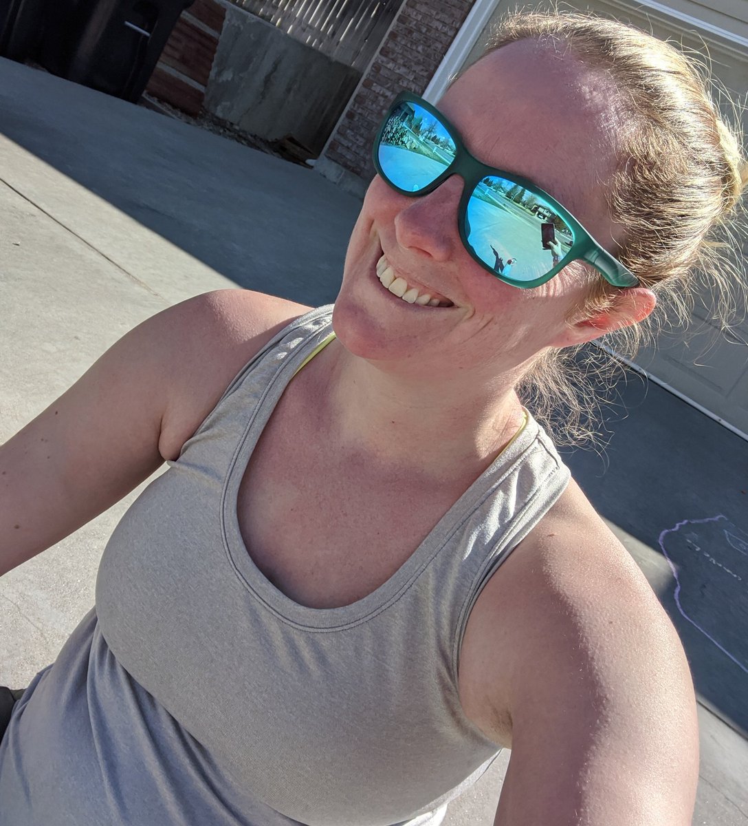 LudeLude22's tweet photo. All the problems in the world, and my brain needed a good distraction today. First post baby run, and first outdoor run in over a year and a half! The sunshine felt so good and my mind is at peace for the moment #runMamarun #MPC2020 #Peaker4Life #runningtherapy https://t.co/4Ev3I9JYCy