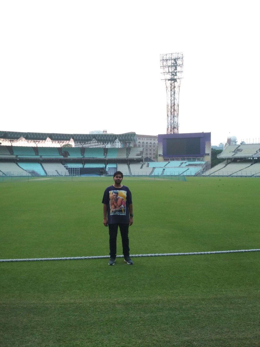 Crownish's tweet photo. Wankhede, Motera, Chepauk, Chinnaswamy, MCA/Gahunje, Kotla, Brabourne, Eden Gardens. DY Patil on the day it was supposed to host its first ODI, waiting for #CyclonePhyan drizzle to go away hoping it would to be reduced to a T20I. 🏏❤️ https://t.co/2P3uL7pf9d