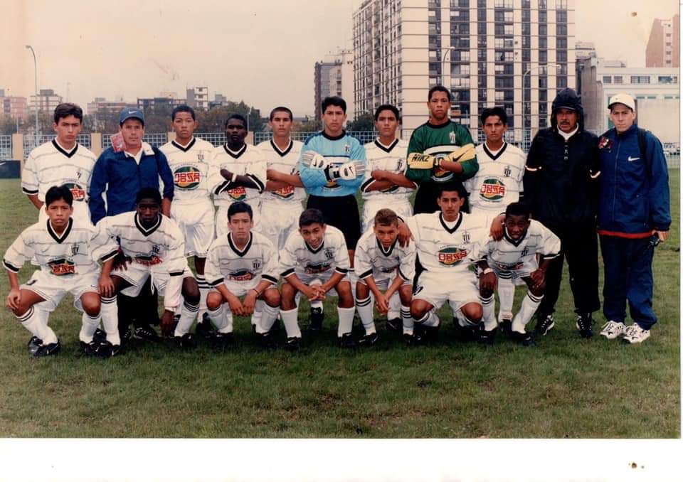 JosueNarvaez's tweet photo. Buenos Aires🇦🇷 canchas alternas de @BocaJrsOficial, este fue el partido en contra de Guarani 🇵🇾, @SGuabeno  Santos FC de El Guabo🍌 representando a 🇪🇨 en el Sudamericano Copa @Nike año 1998.
El equipo Guabeño era dirigido por el Profesor Benicio Aranda 🇵🇾

@AntonioUbilla1 https://t.co/OL6m9xr2SC