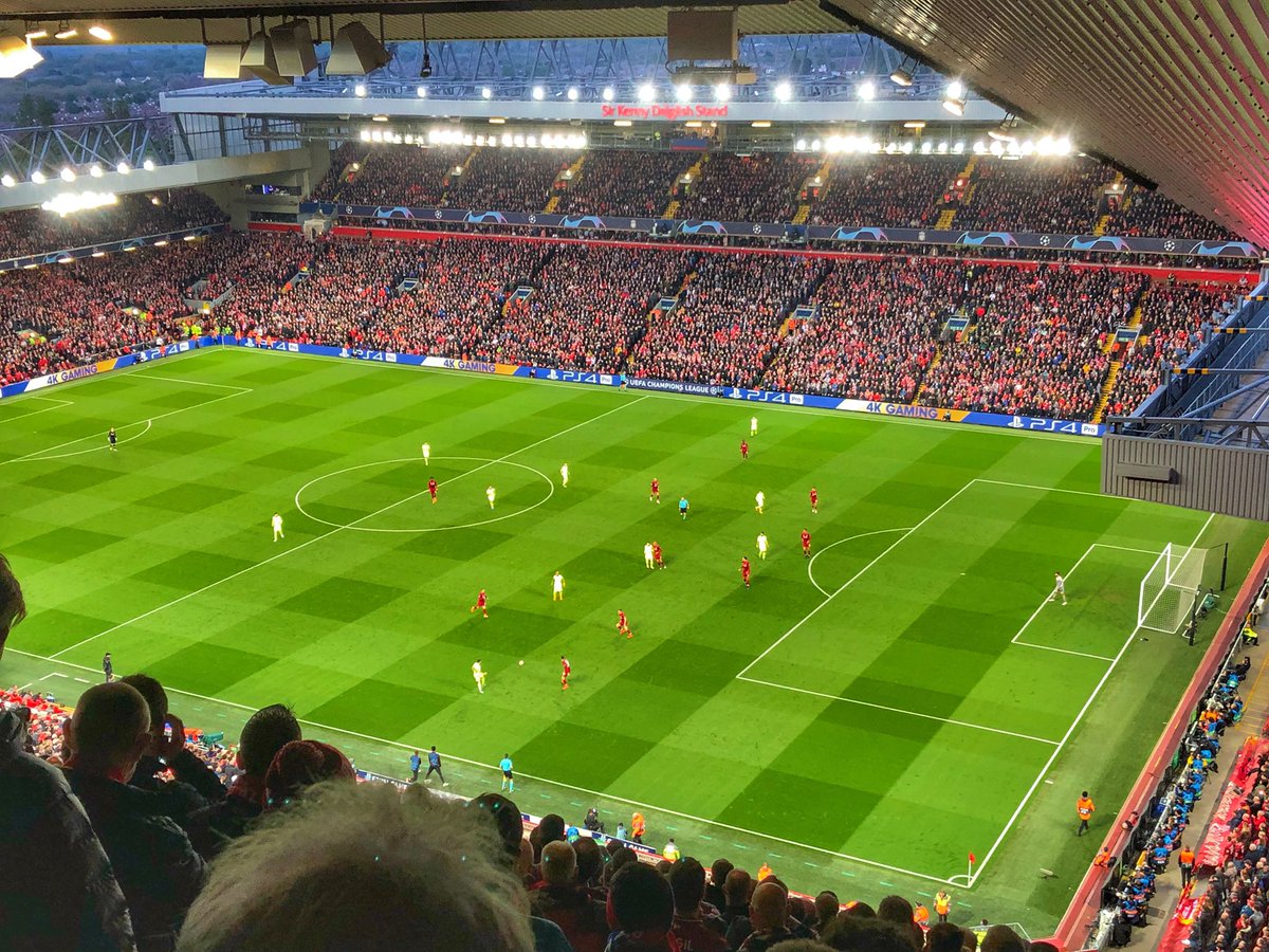 frostysenior's tweet photo. If you are a football person please join the challenge of posting a football photo. Just one picture, no description. Please copy the text in your status, post a picture and look at some great memories/pictures. https://t.co/hjvNrQb2YT