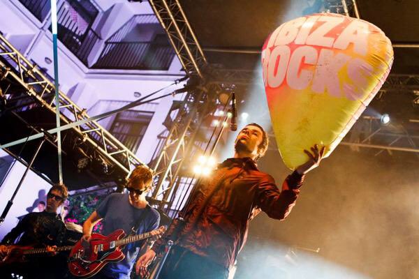 windylad's tweet photo. @ibizarocks Has to be Beady Eye https://t.co/3iIfVR8Yyv