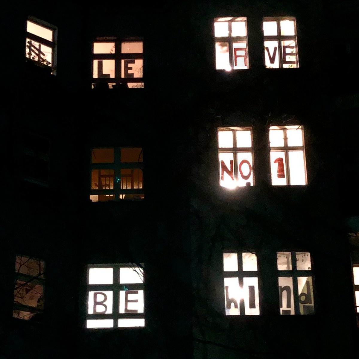 #LeaveNoOneBehind #Rassismustötet <a href="/SeebrueckeB/">Seebrücke Berlin</a>