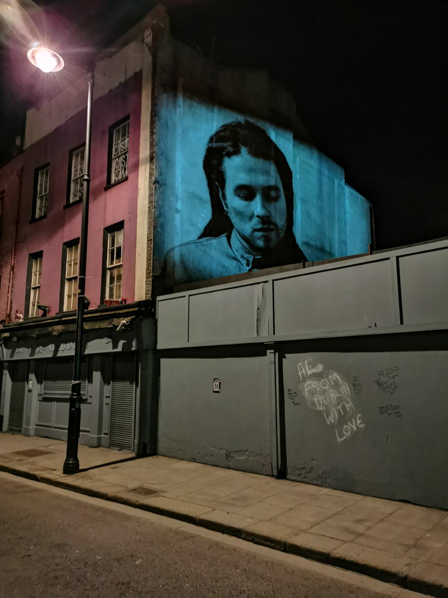 As darkness falls on deserted streets, Al Keegan illuminates Dublin city tonight. Farewell to a legend, your light will shine on and on #mcgruders #dublin8