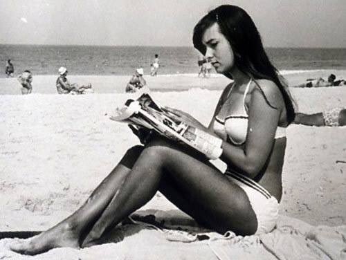 Aaahhh... Happy Birthday, Astrud Gilberto! 