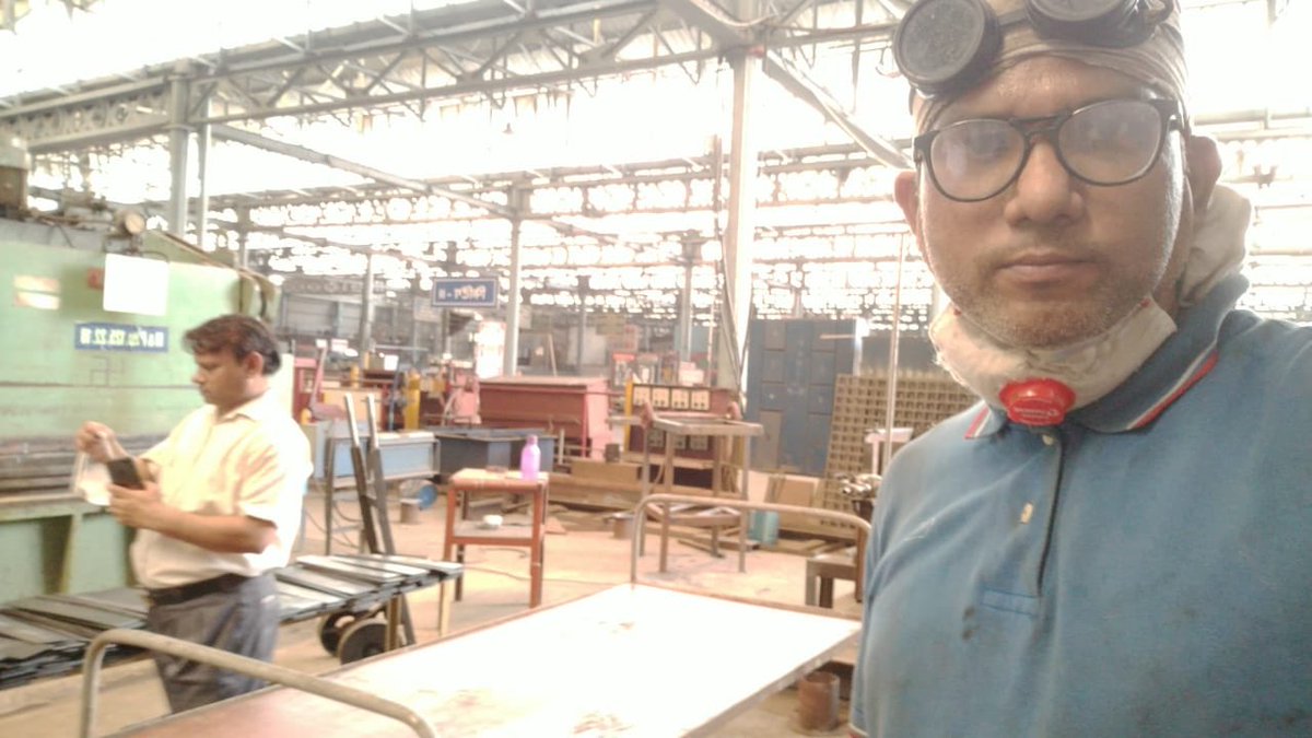 RailMinIndia's tweet photo. Indian Railways Workshops have come forward to make beds, stools etc, in case of any future requirement for Isolation/Quarantine Wards of Hospitals.

 #IndiaFightsCorona https://t.co/t73NE7gsNs