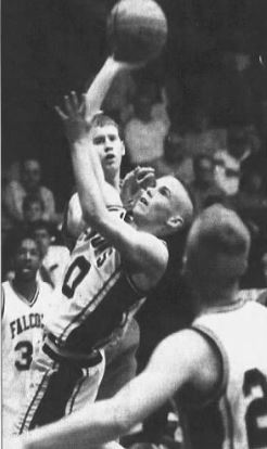 Hickman Co's Ben Rushing, a sophomore had a career night on March 5, 1998 in the 1st Regional. He scored 44 on Mayfield (including a half-courter at the end of the 3rd) to lead the Falcons to a 72-69 OT win over Mayfield.
Hickman fell in regional finals to Graves Co.
1~